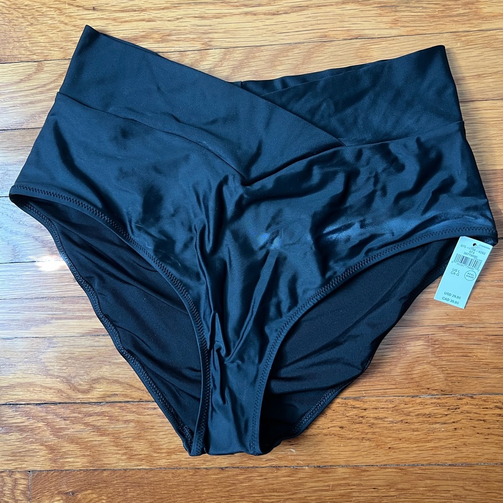 BRAND NWT Aerie Crisscross high waist bottom